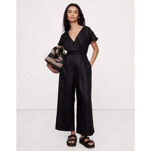 New Banana Republic Jumpsuit Size 8 100% Linen Black V-Neck Wide Leg Cropped NWT
